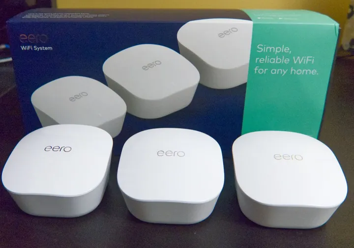 Picture of 3 eeros side by side